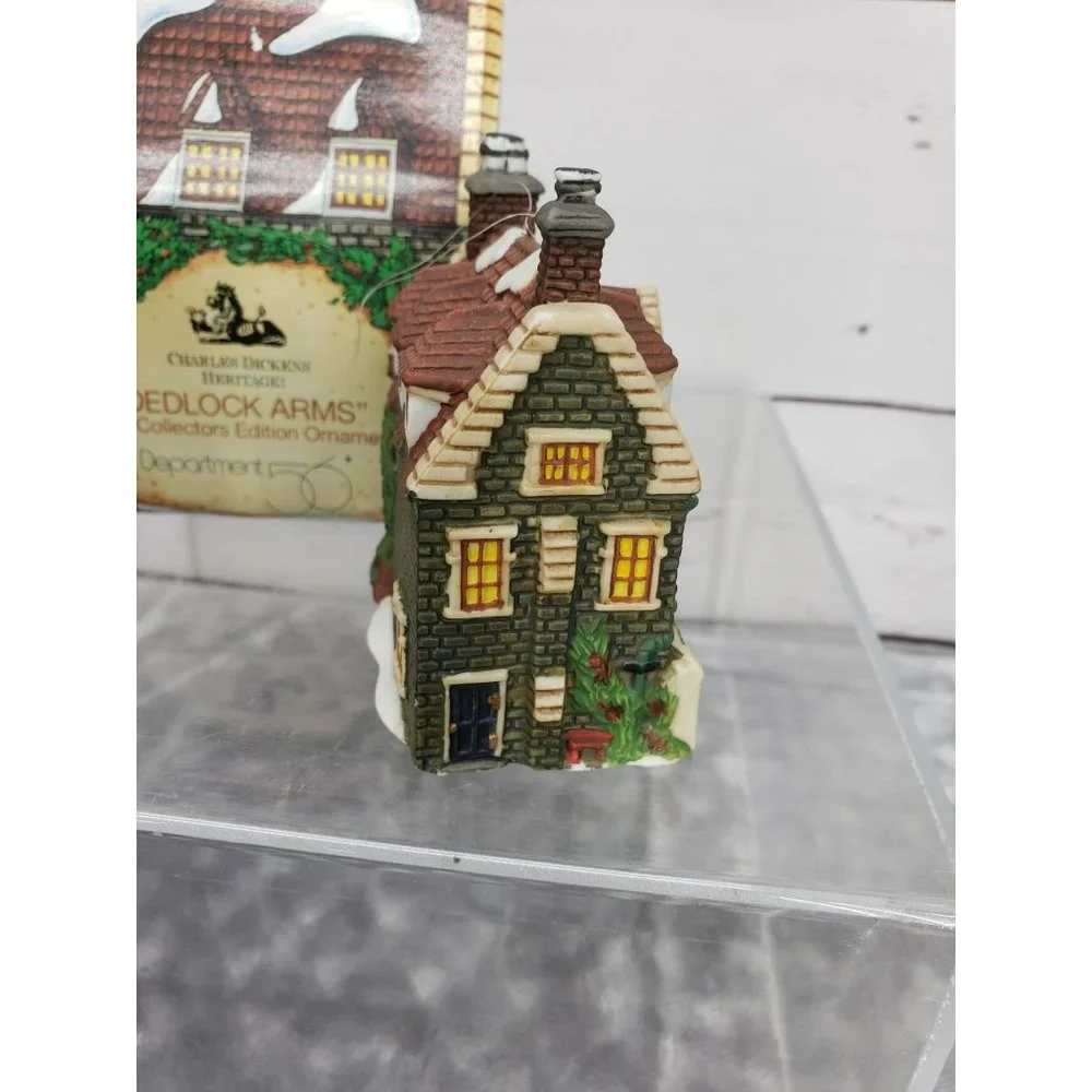 DEPT 56 Heritage‎ VILLAGE DEDLOCK ARMS ORNAMENT RETIRED CHARLES DICKENS INN 1994